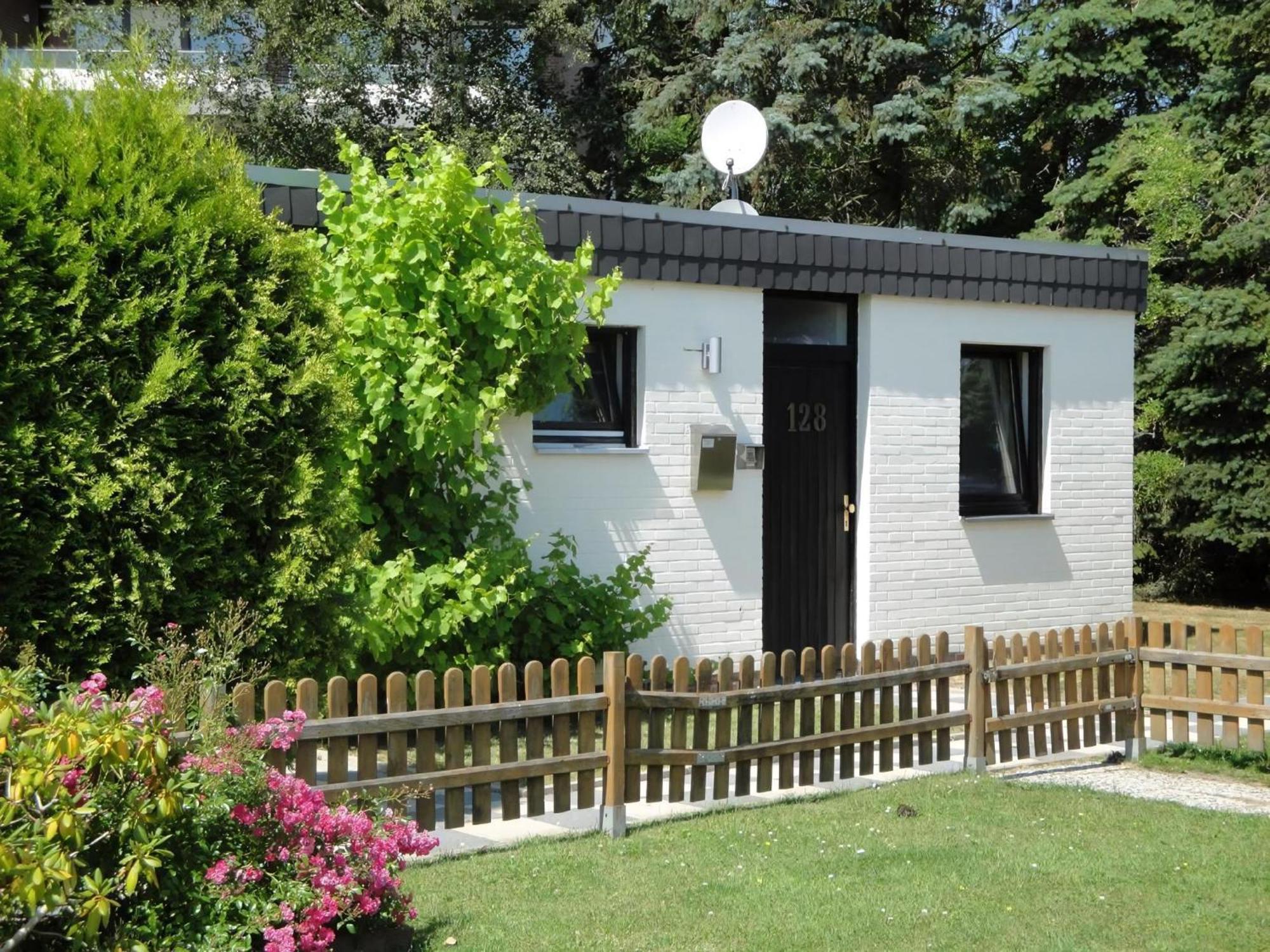 Schoenes Ferienhaus In Tossens Mit Schoenem Garten ブットヤーディンゲン エクステリア 写真